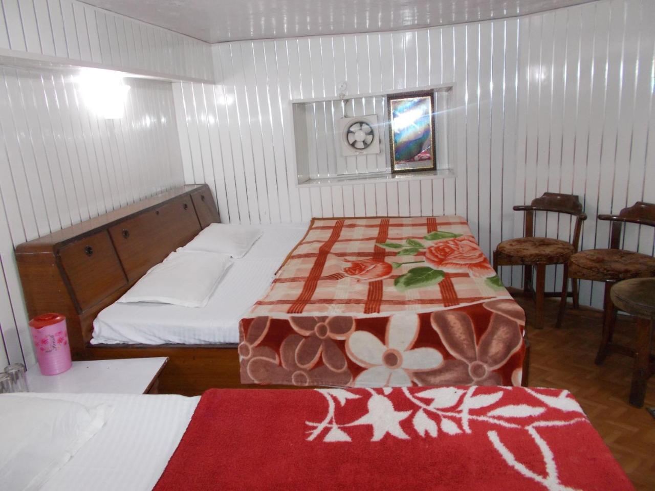 Hotel Darpan Нейнитал Екстериор снимка