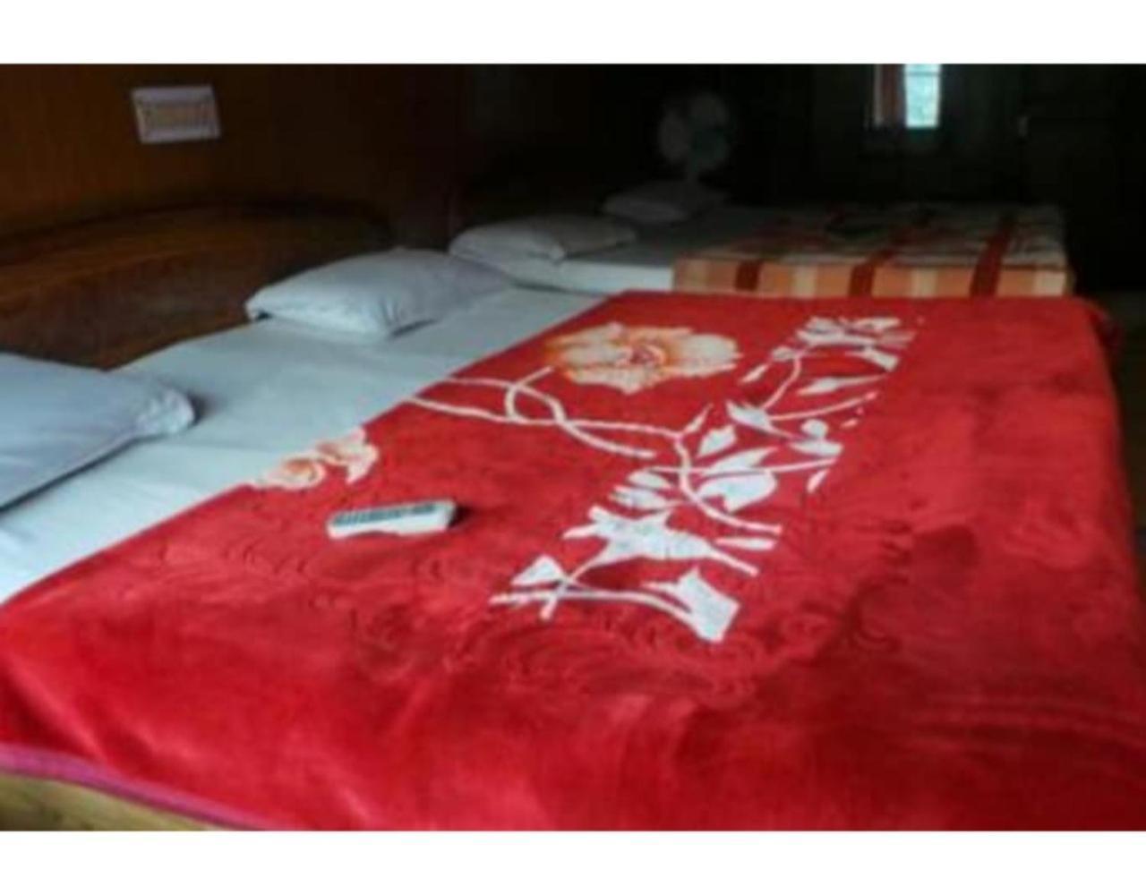 Hotel Darpan Нейнитал Екстериор снимка